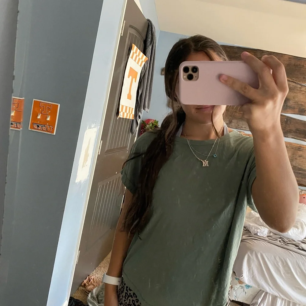 tee - Picture 1 of 3